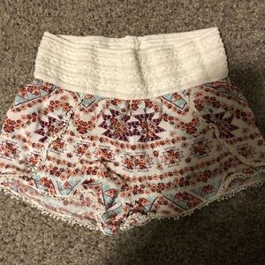 No boundaries shorts